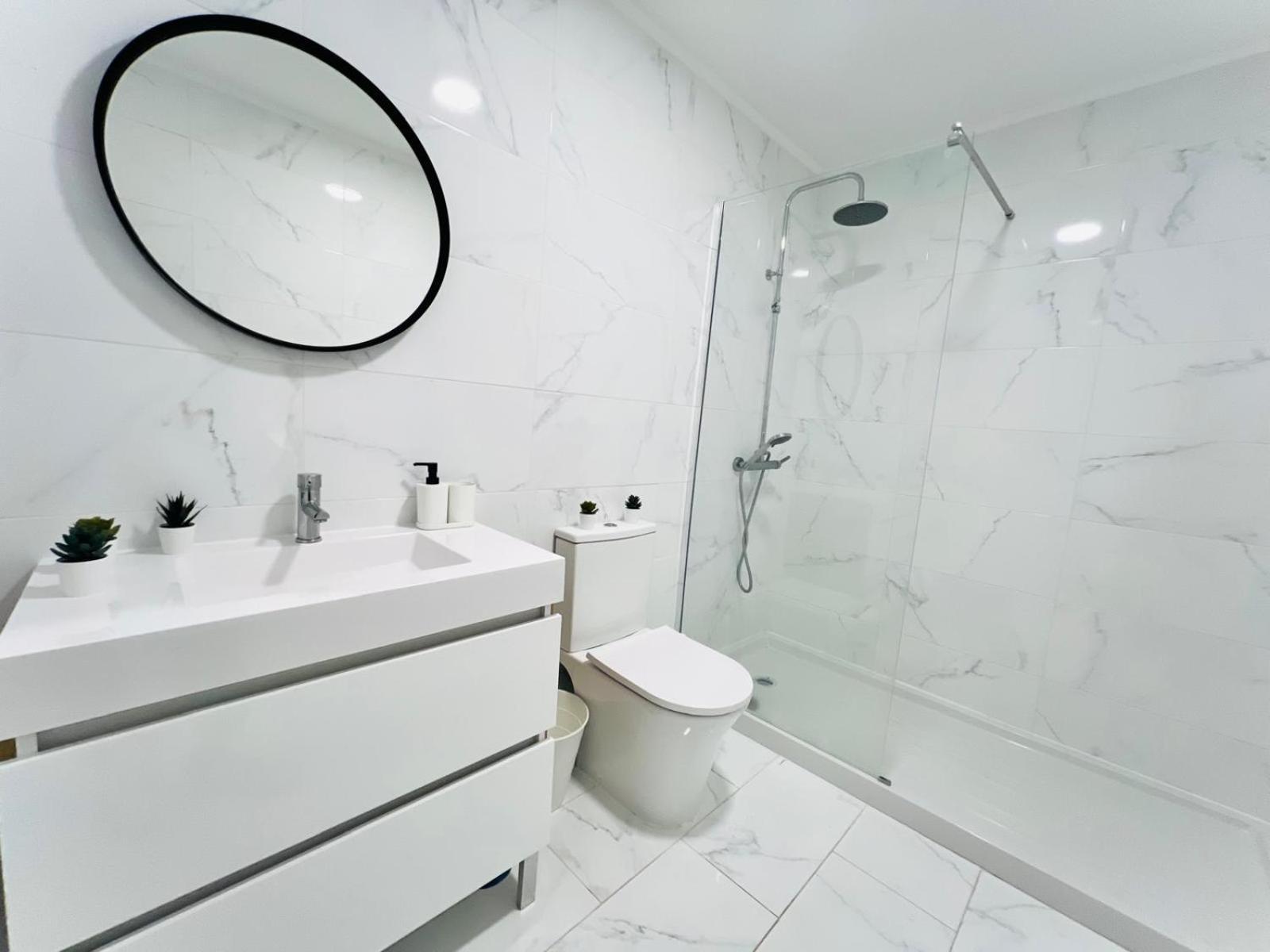 Luxury Spacious Flat In Lisbon, Ideal For Tourists *